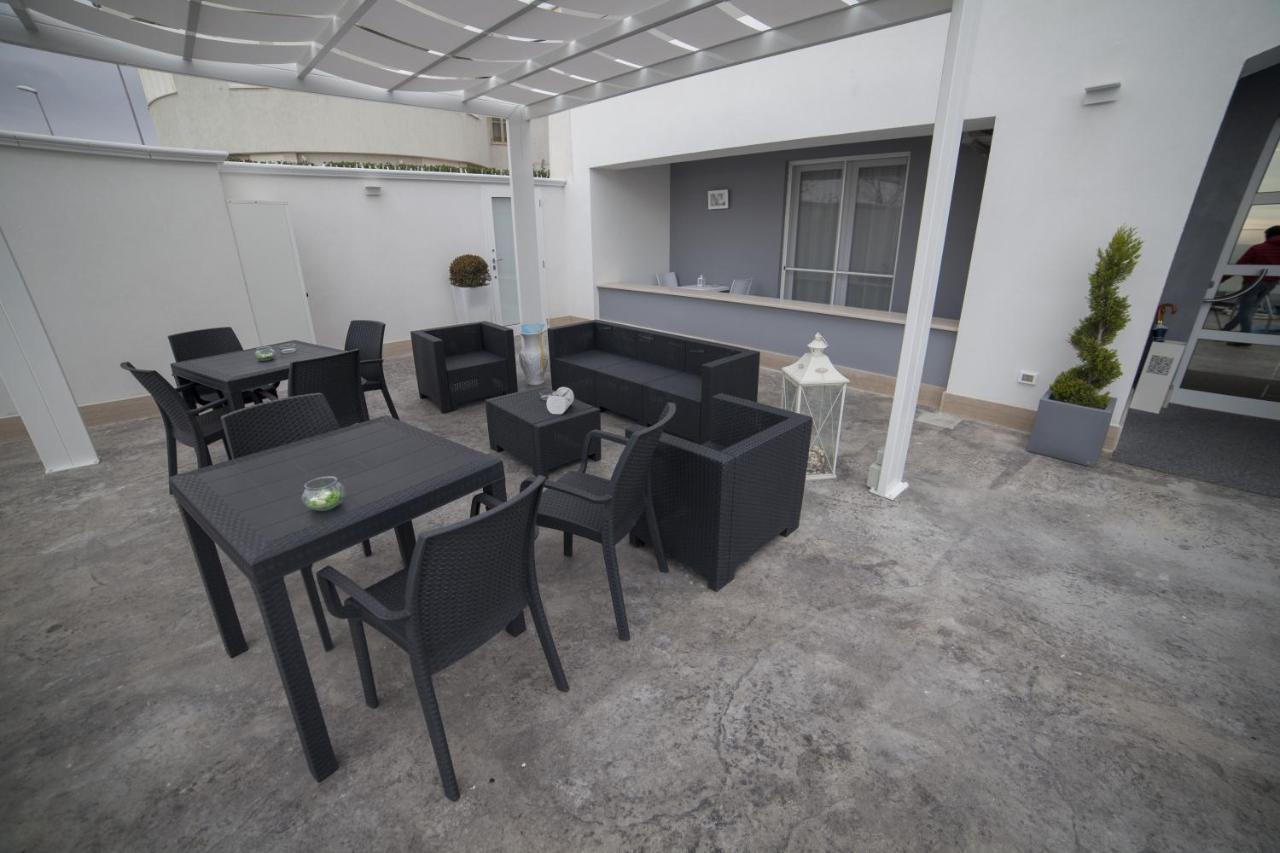 Residence Del Sole Манфредония Екстериор снимка