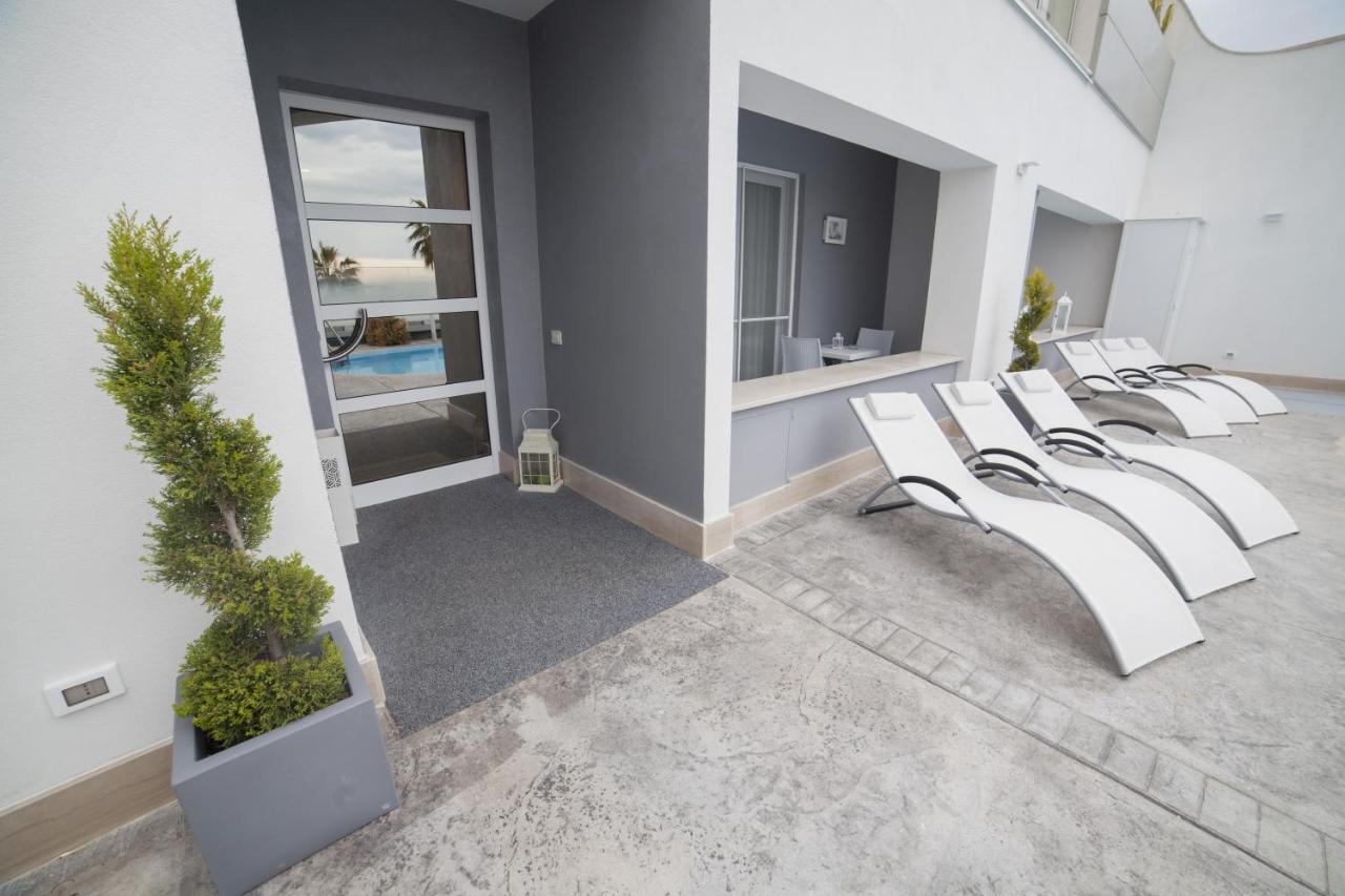 Residence Del Sole Манфредония Екстериор снимка